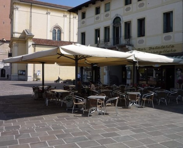 Referenzbilder unserer Sonnenschirme